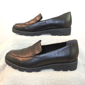Vionic Black Flats with Comfort and Style